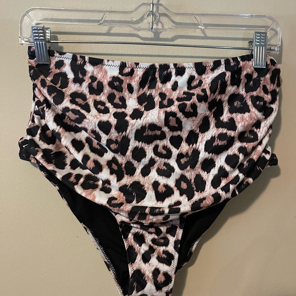 Shade and shore orange/cheetah bikini set - Picture 5 of 10